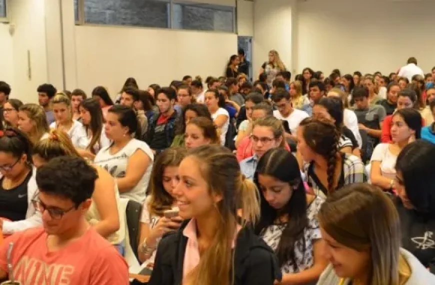 Equipo de estudio sobre desarrollo de posgrados en el interior realiza encuesta a egresados universitarios y de formación docente